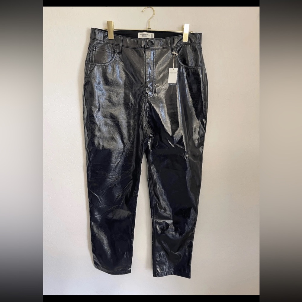 ABERCROMBIE & FITCH The 90s Straight Ultra High Rise Vegan Leather Jeans Size 26